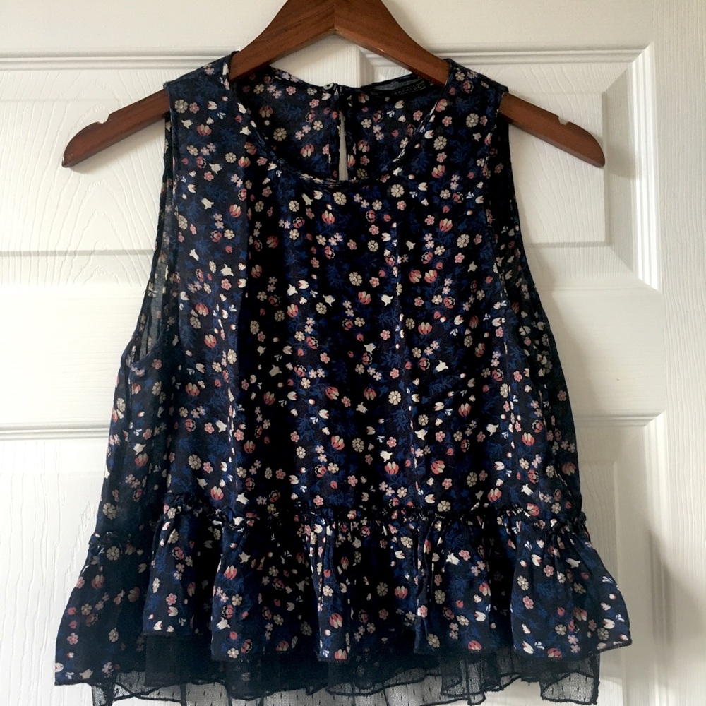 Zara Women’s Top with floral pattern. Sz: M